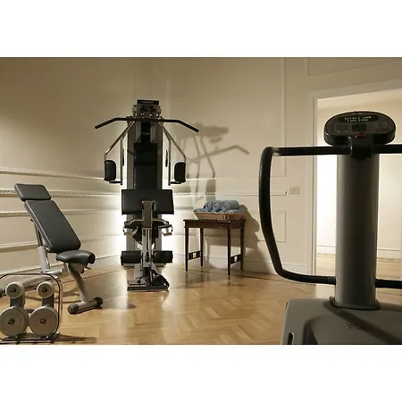 奎里纳莱酒店 4*